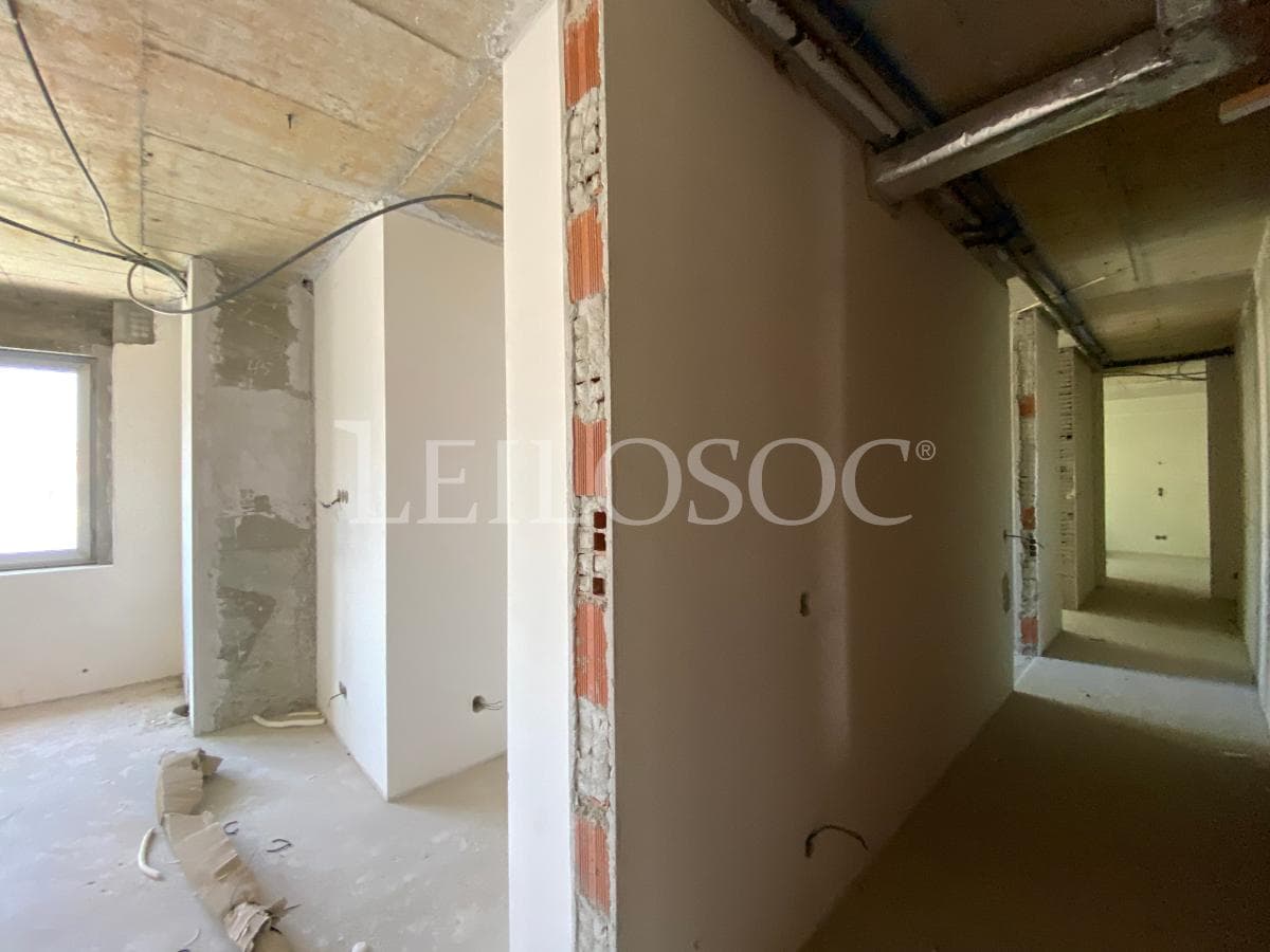 Apartamento T5 + 3 Lugares de Garagem + 2 Arrumos · Porto — imagen 8