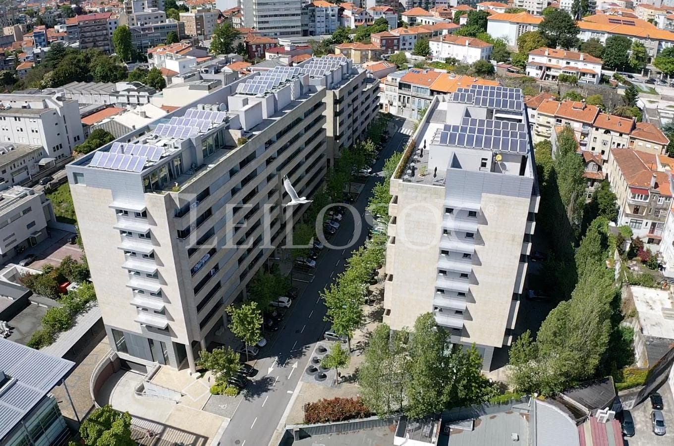 Apartamento T4 + 2 Plazas de Garaje + 2 Trasteros · Porto — imagen 2