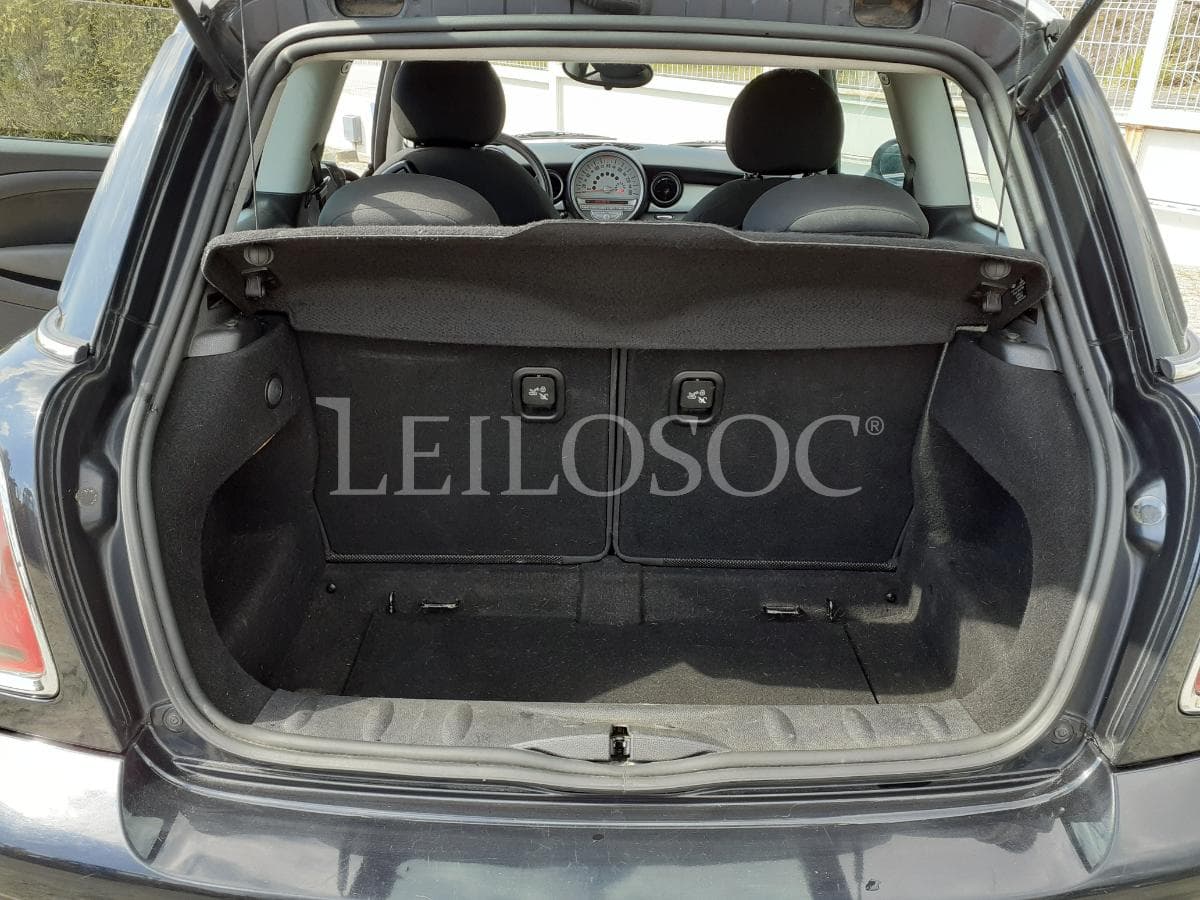 Mini Cooper D · Ano 2009 — image 16