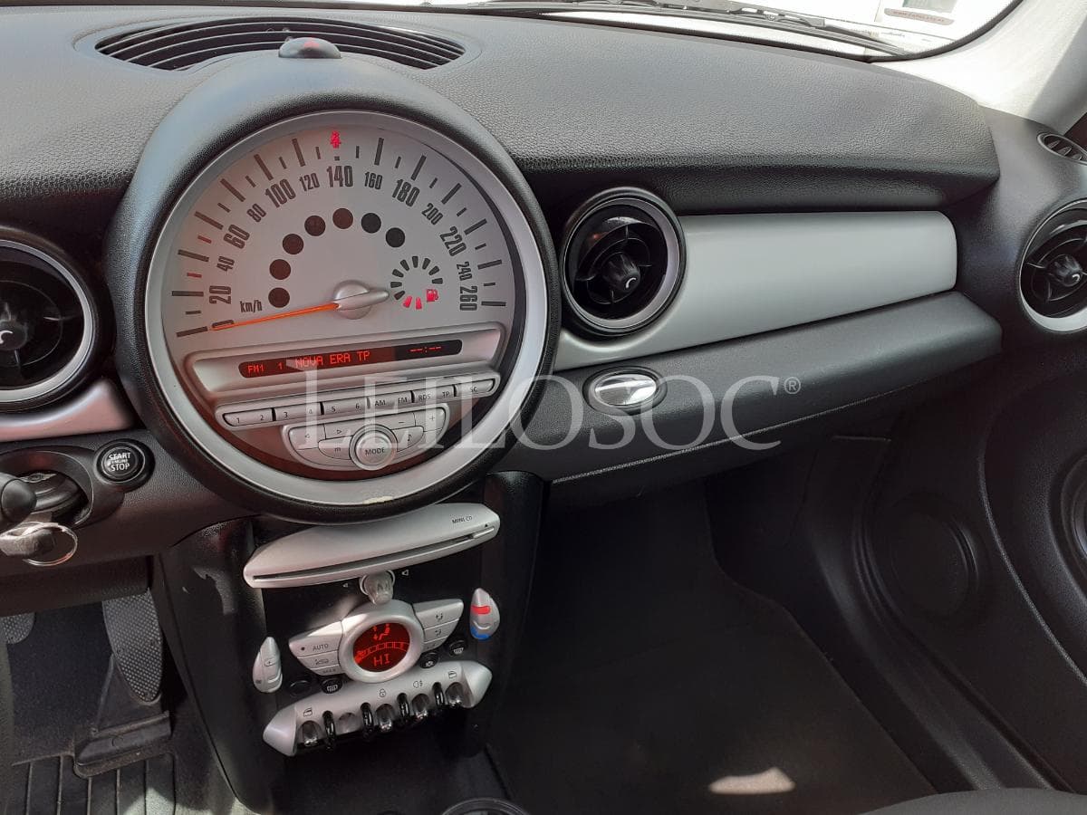 Mini Cooper D · Ano 2009 — image 13