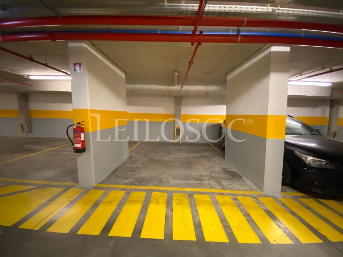 Place de parking · Porto — image 7