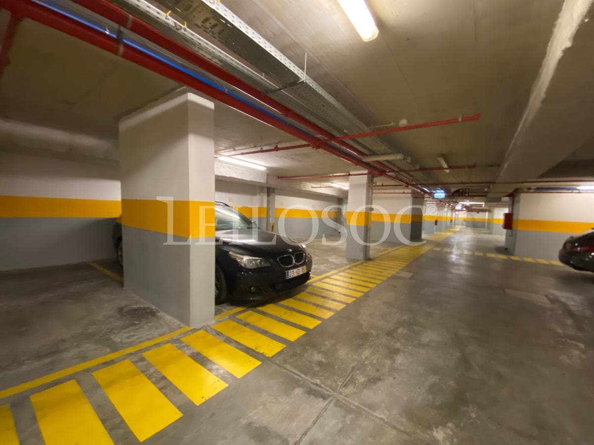 Place de parking · Porto — image 1