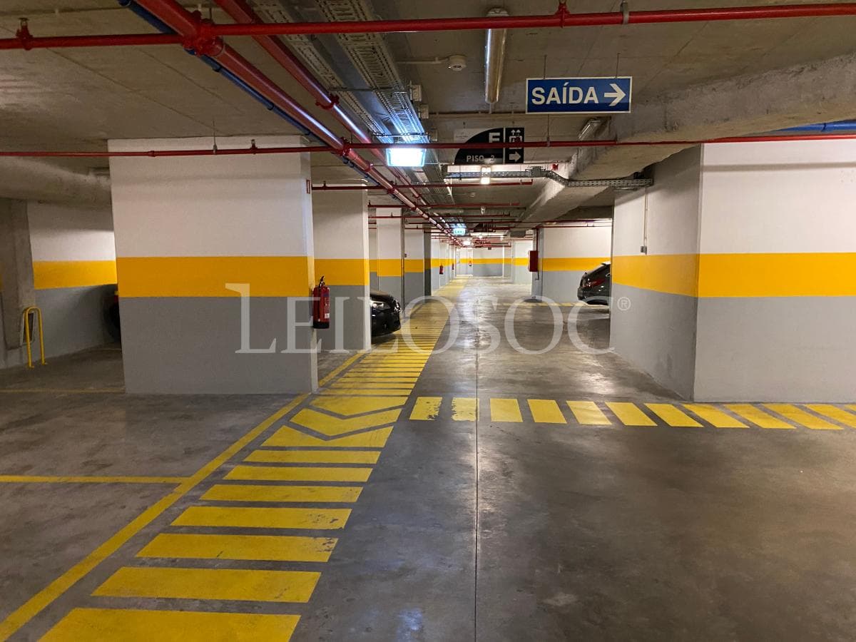 Place de parking · Porto — image 9