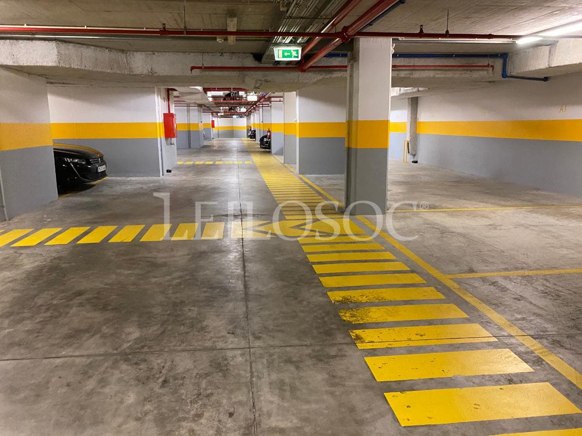 Place de parking · Porto — image 10