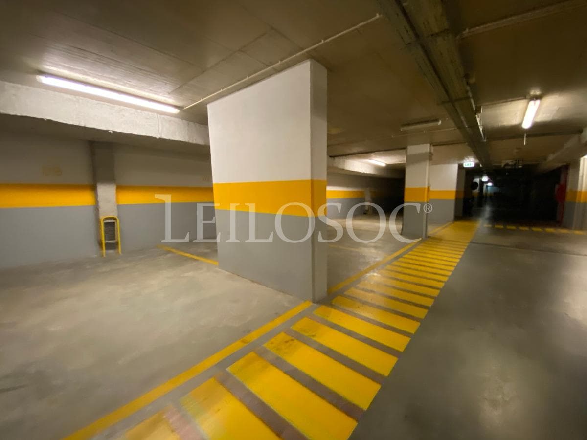 Place de parking · Porto — image 6