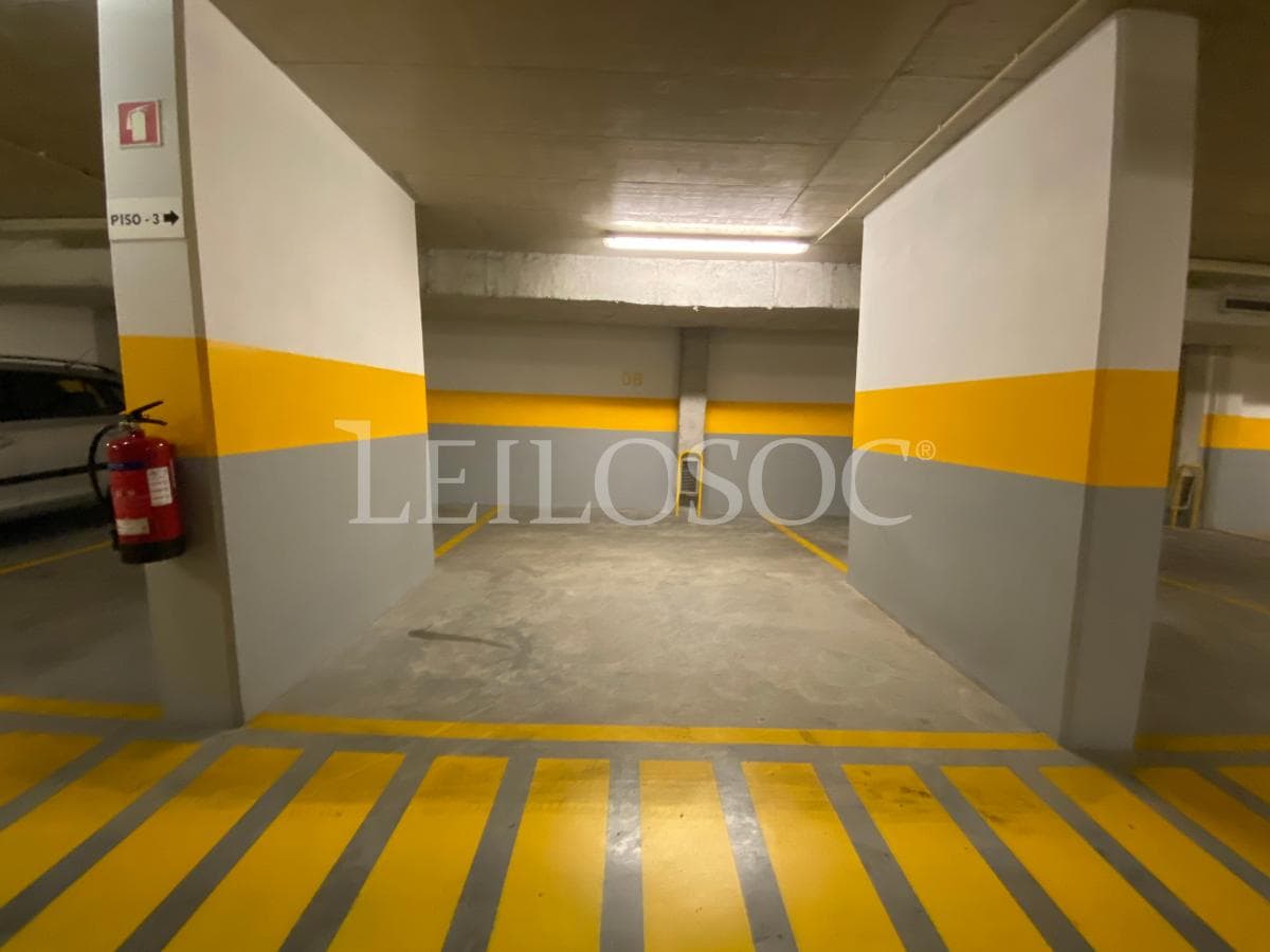 Place de parking · Porto — image 1