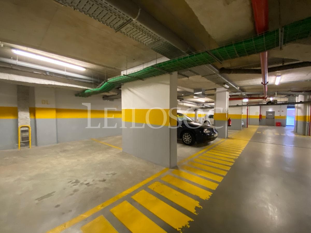 Place de parking · Porto — image 1