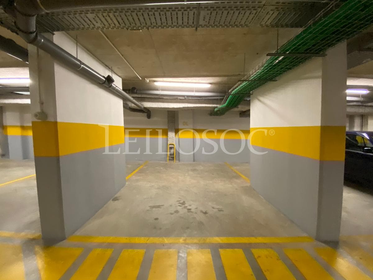 Place de parking · Porto — image 6