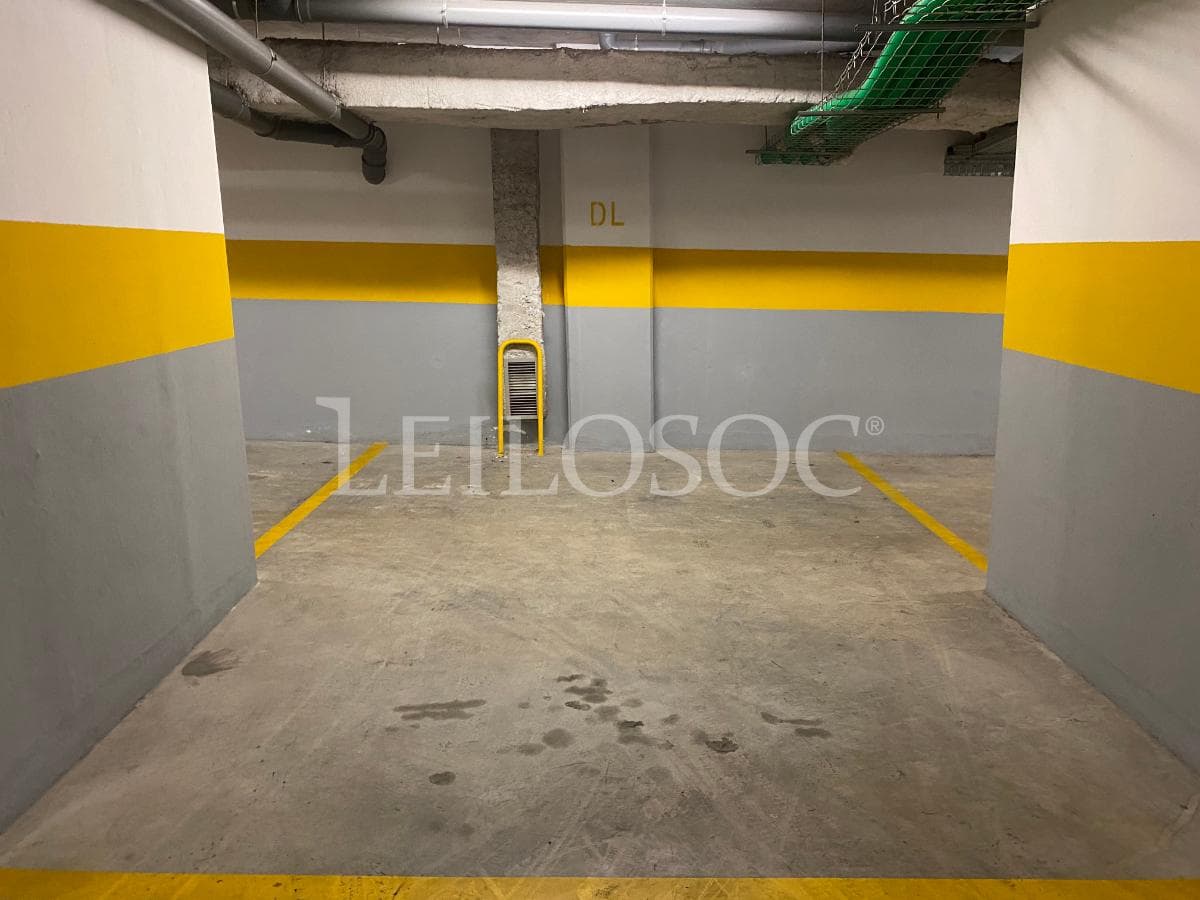 Place de parking · Porto — image 8