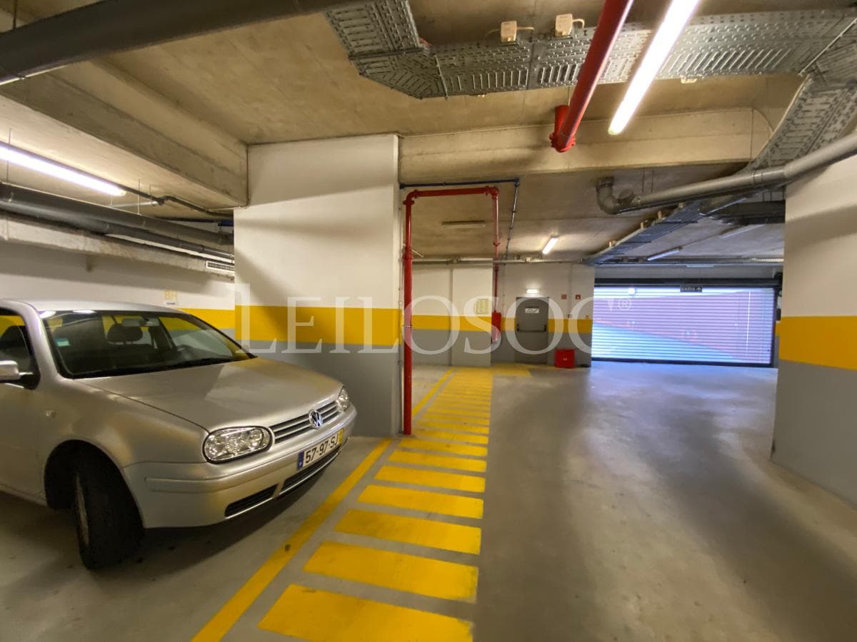 Parking Space · Porto — image 6