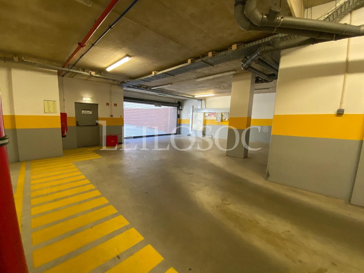 Parking Space · Porto — image 8
