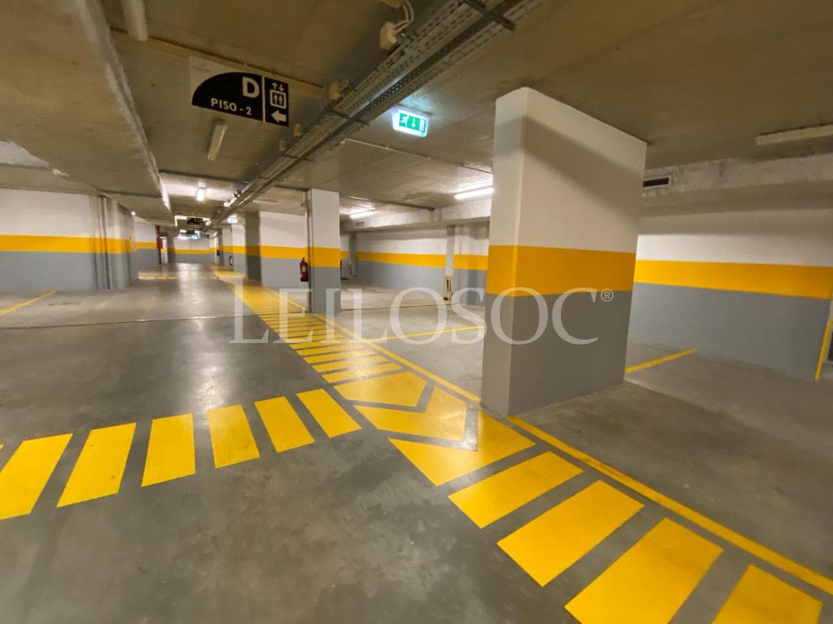Place de parking · Porto — image 7