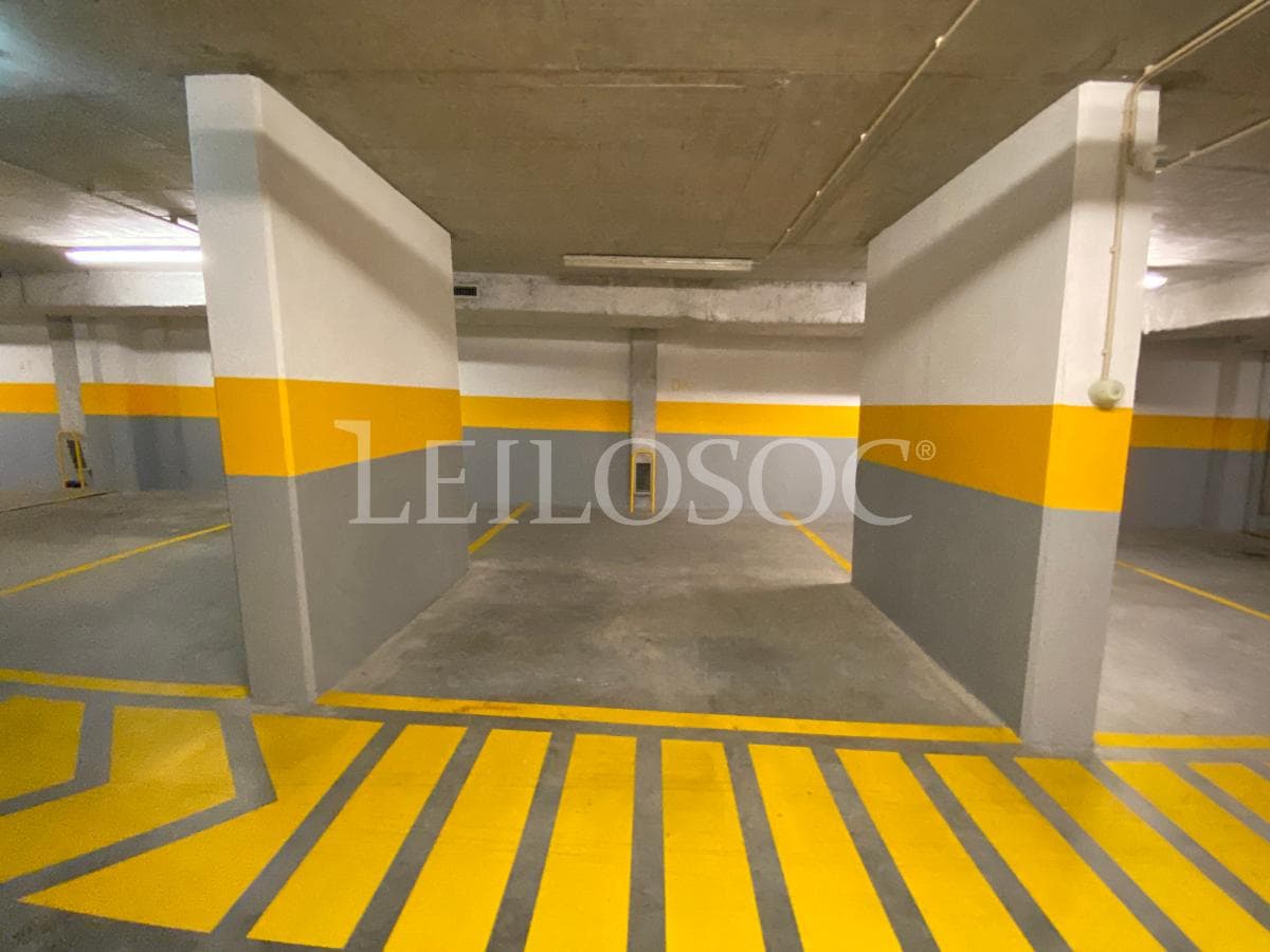 Place de parking · Porto — image 1