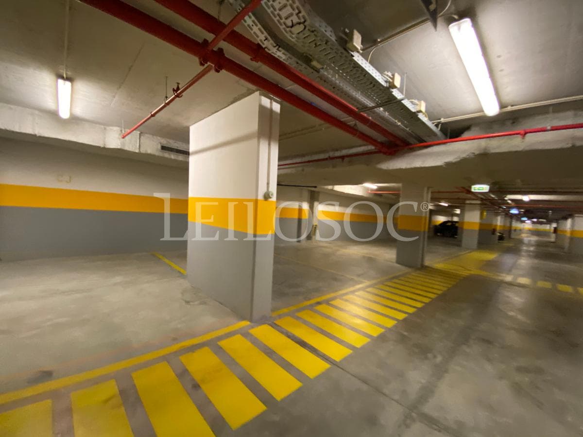 Place de parking · Porto — image 6