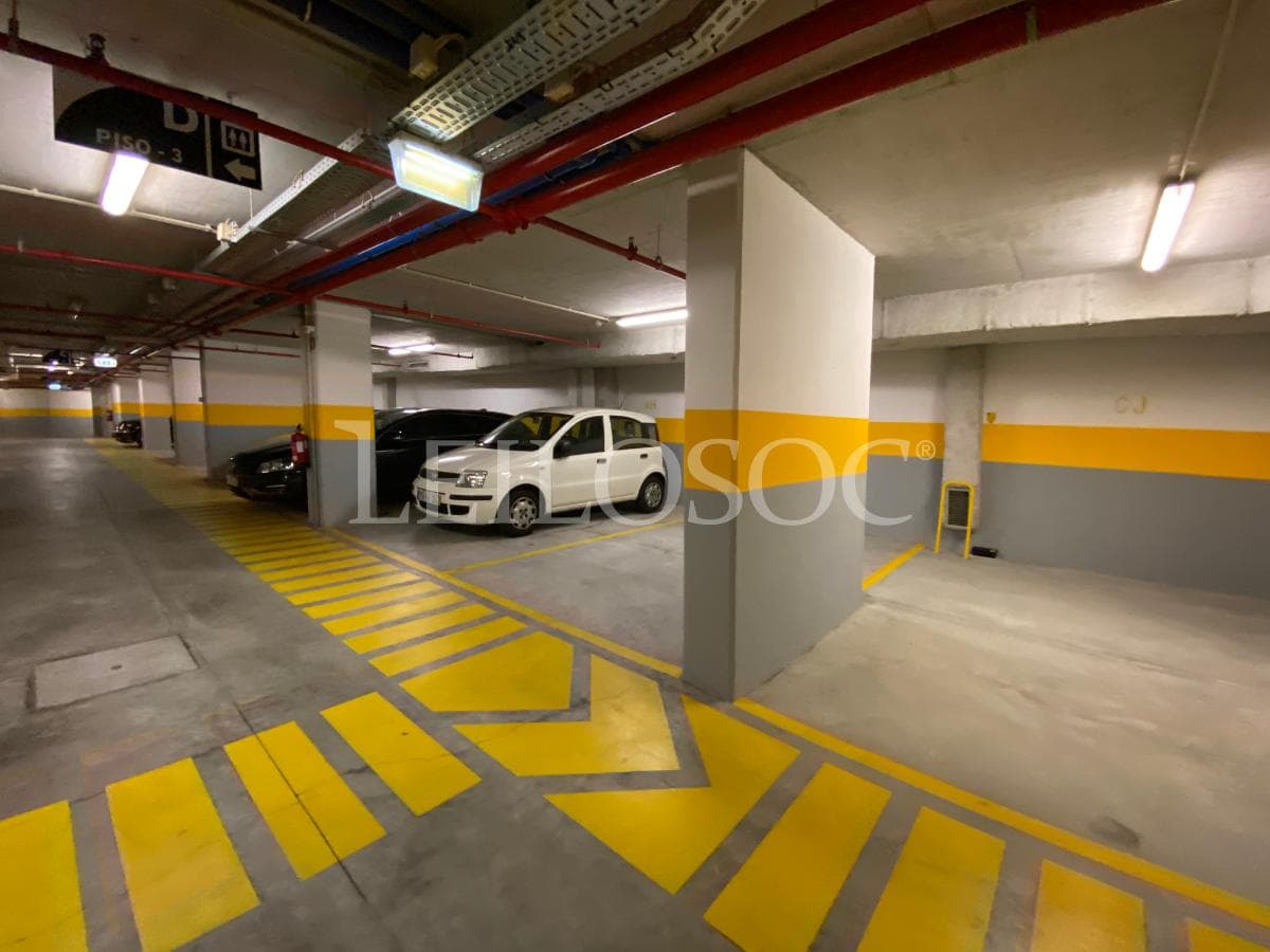Place de parking · Porto — image 1