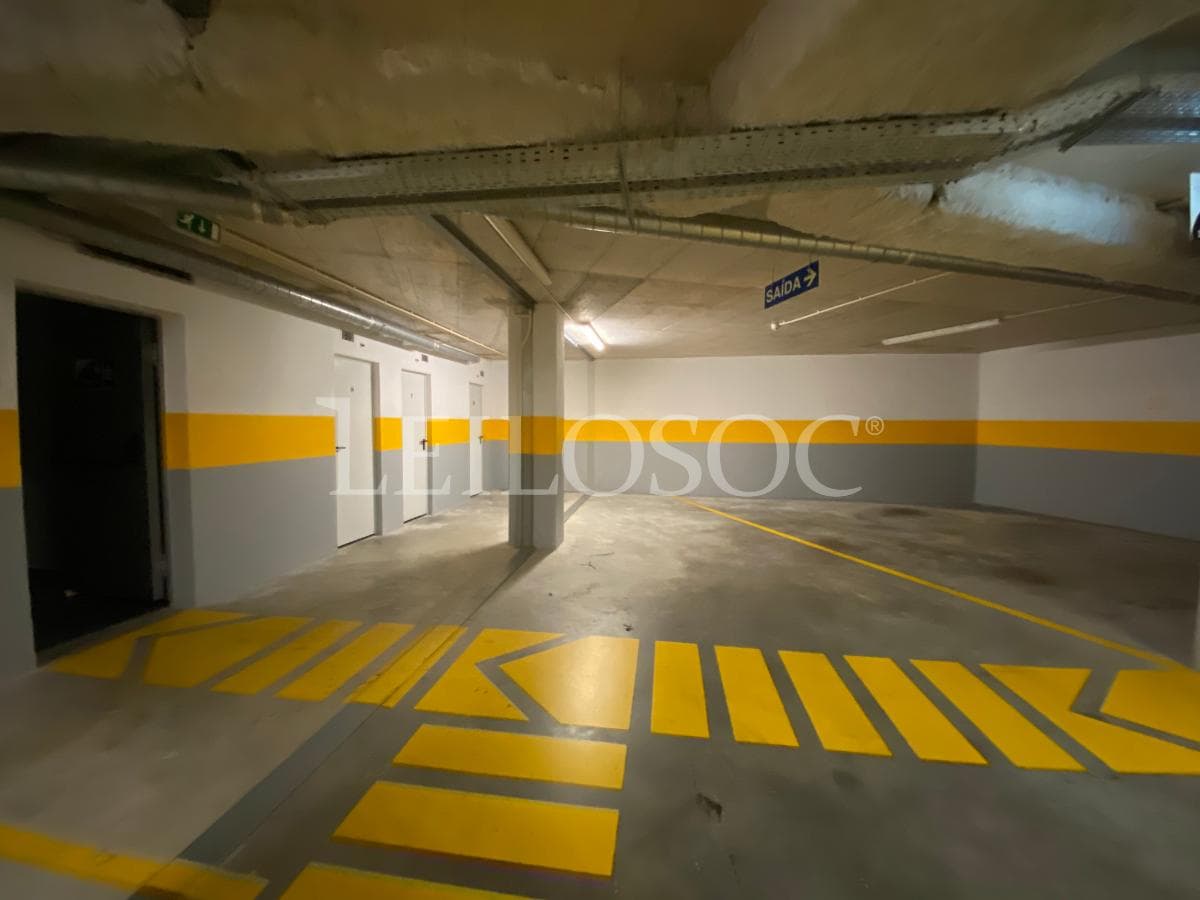 Lugar de Garagem · Porto — image 6