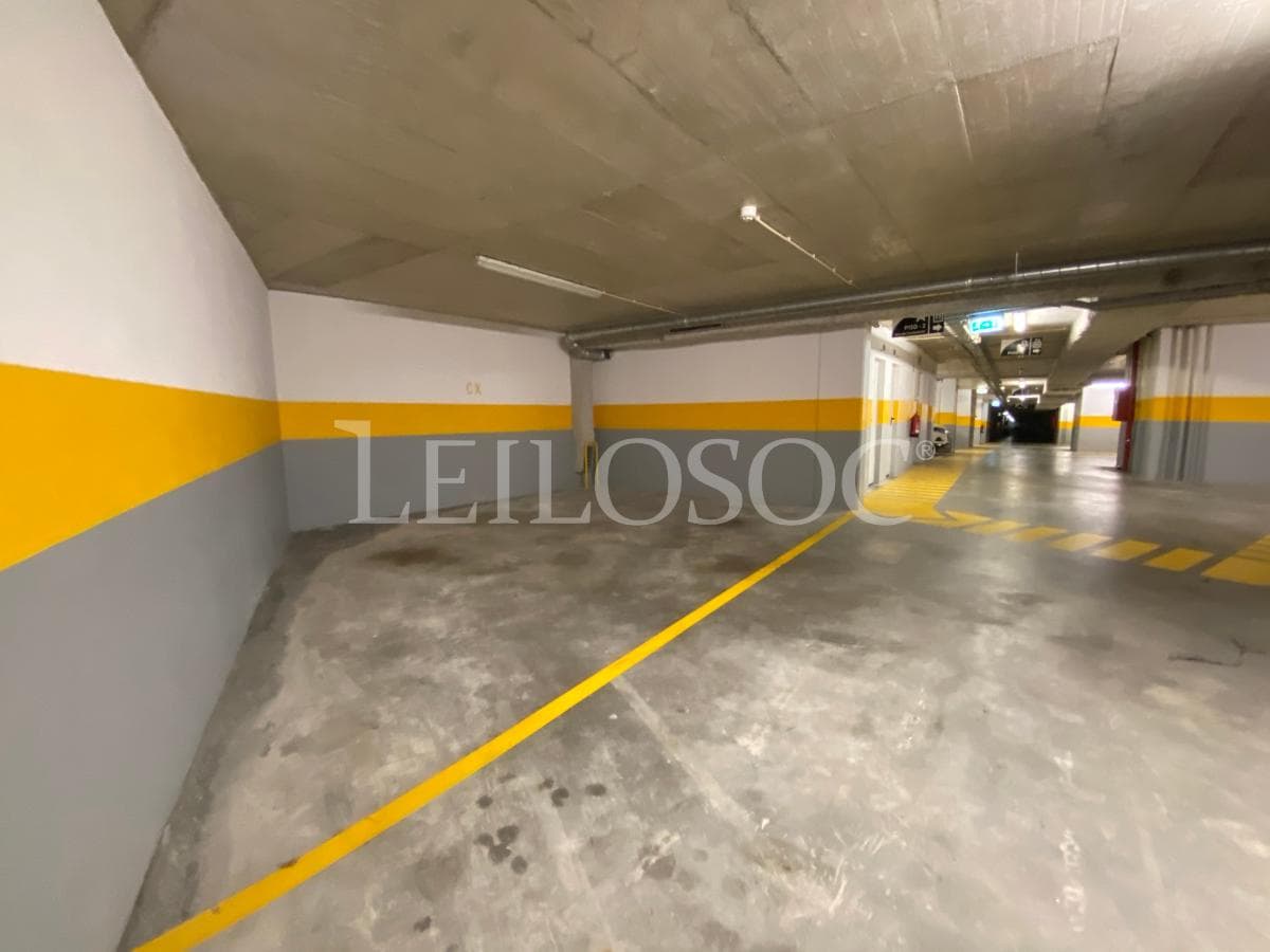Lugar de Garagem · Porto — image 1