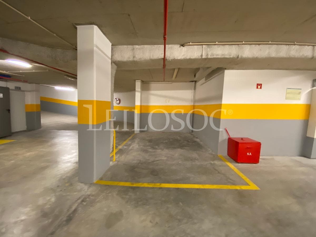 Place de parking · Porto — image 1
