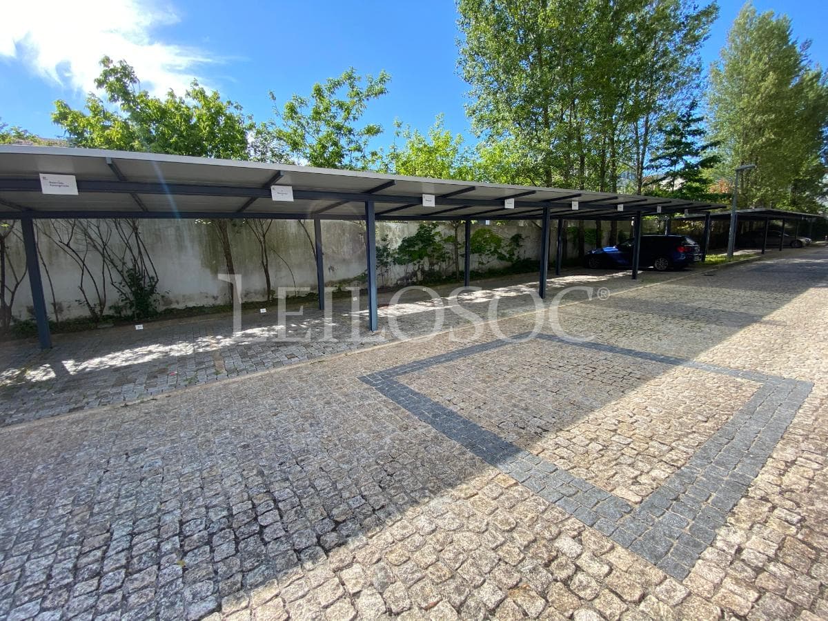 Plaza de Garaje · Porto — imagen 1