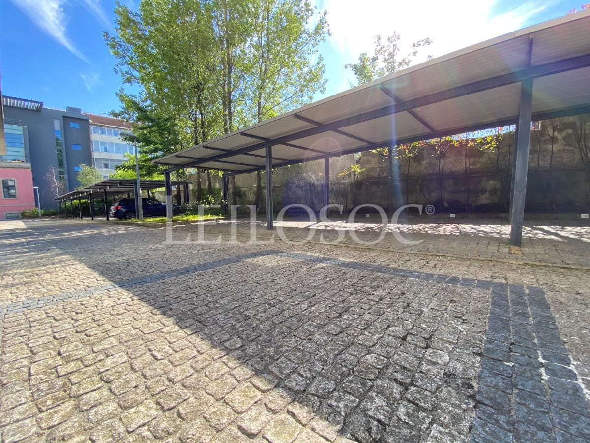 Place de parking · Porto — image 1
