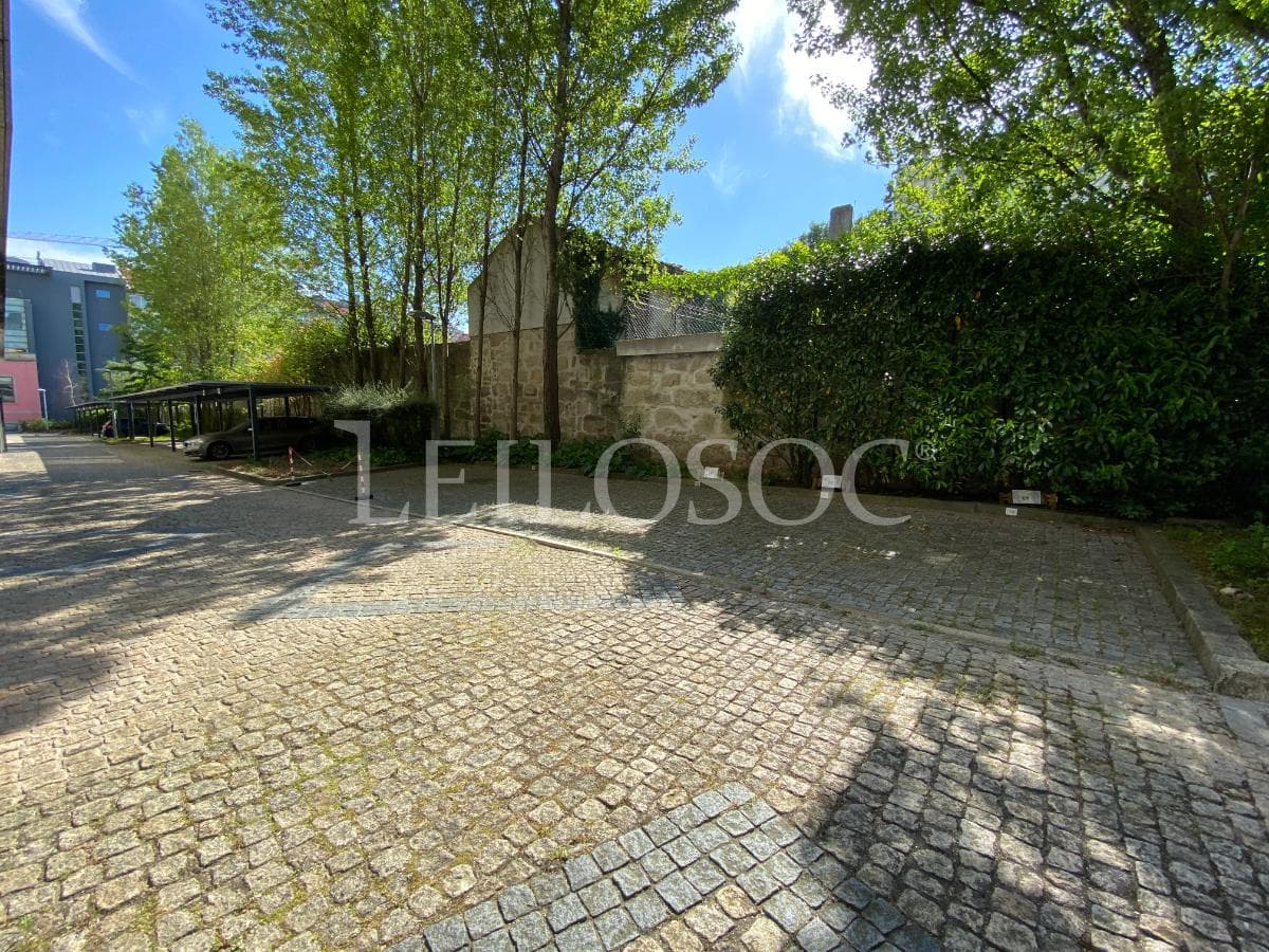 Plaza de Garaje · Porto — imagen 1