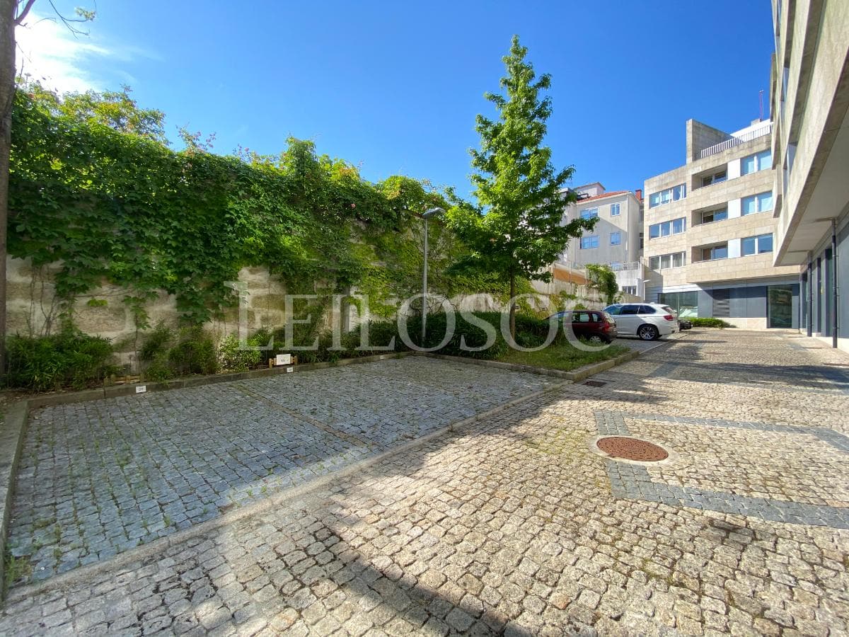 Parking Space · Porto — image 1