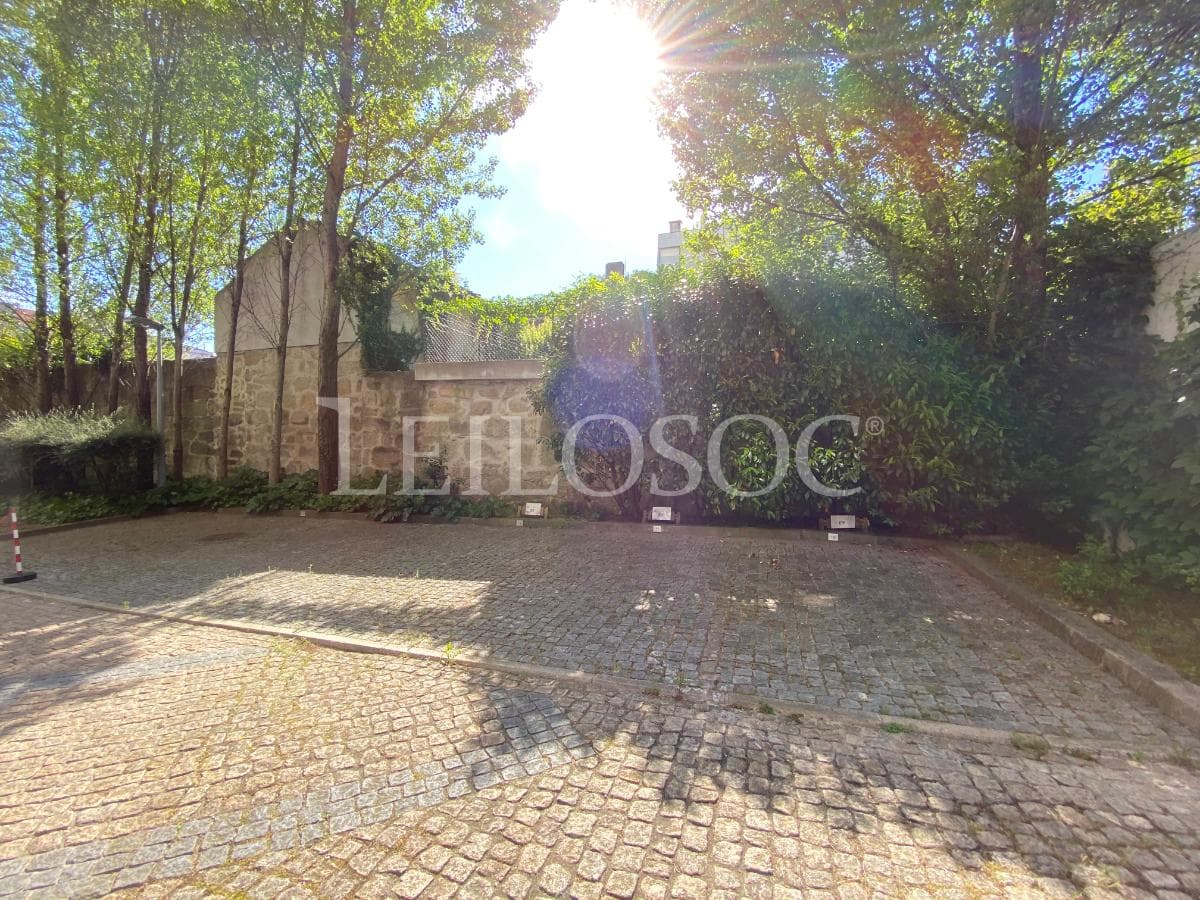 Lugar de Garagem · Porto — image 1