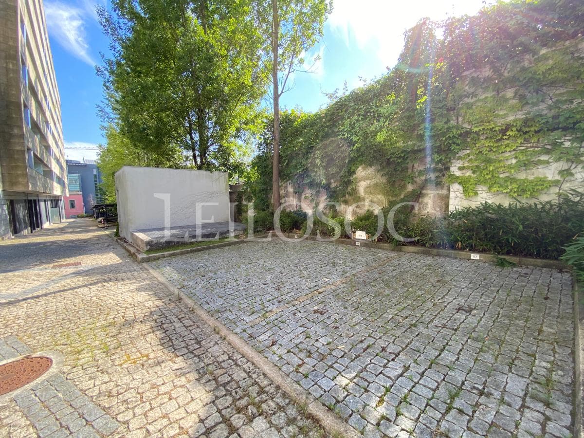 Lugar de Garagem · Porto — image 2