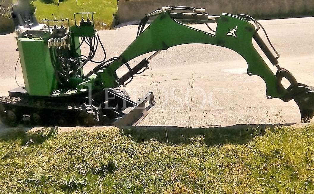 Mini Excavadora Kohler — imagem 2