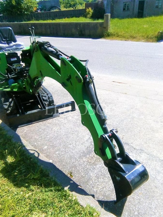 Mini Excavadora Kohler — imagem 3