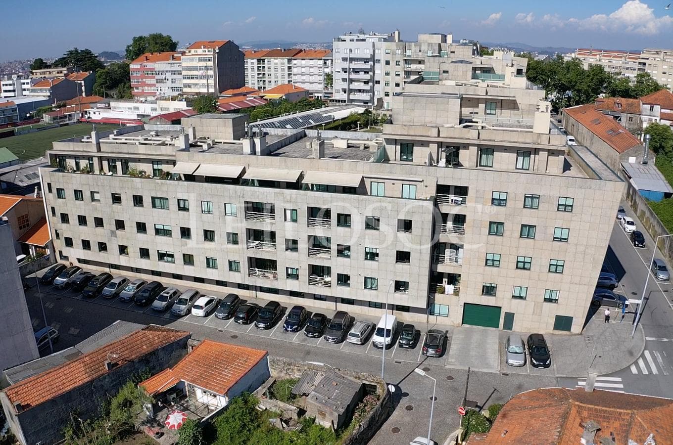 Apartamento T5 + 3 Lugares de Garagem + Arrumos · Vila Nova de Gaia — image 7