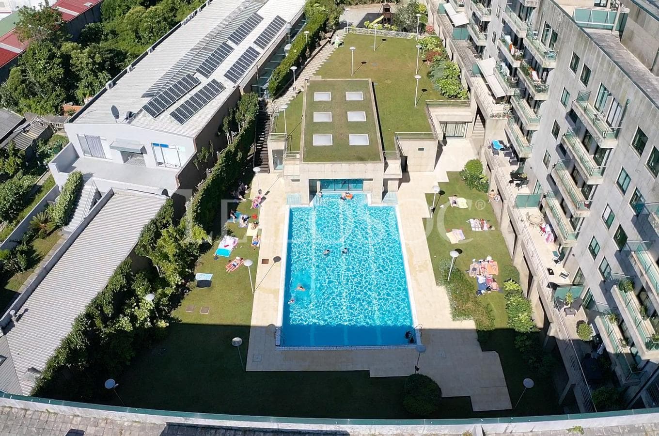 Apartamento T5 + 3 Lugares de Garagem + Arrumos · Vila Nova de Gaia — image 1