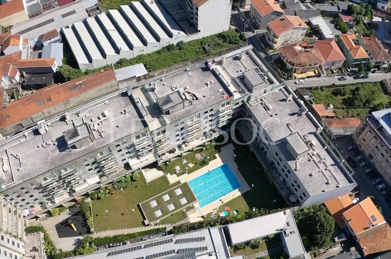 Apartamento T5 + 3 Lugares de Garagem + Arrumos · Vila Nova de Gaia — image 9