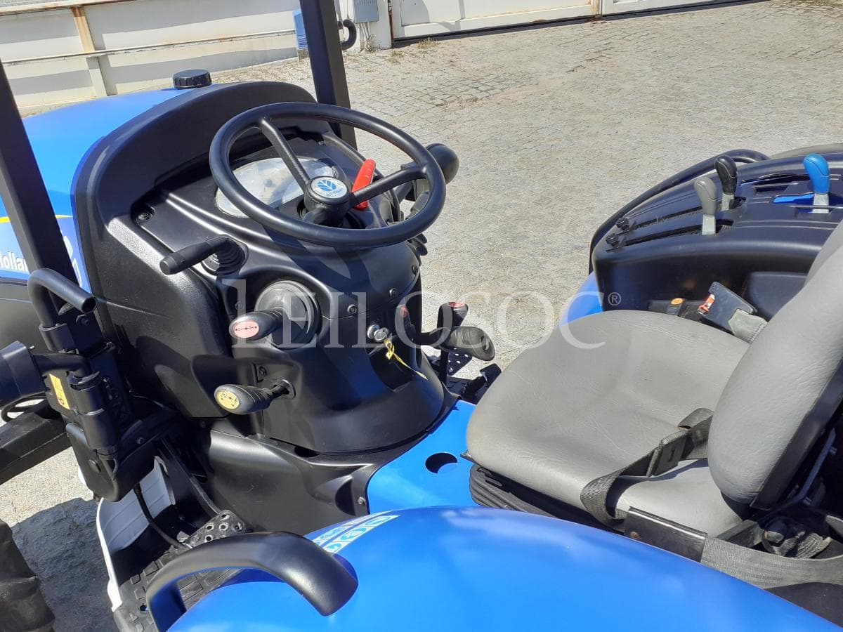 Trator Agrícola New Holland T3030 · Ano 2011 — imagem 8