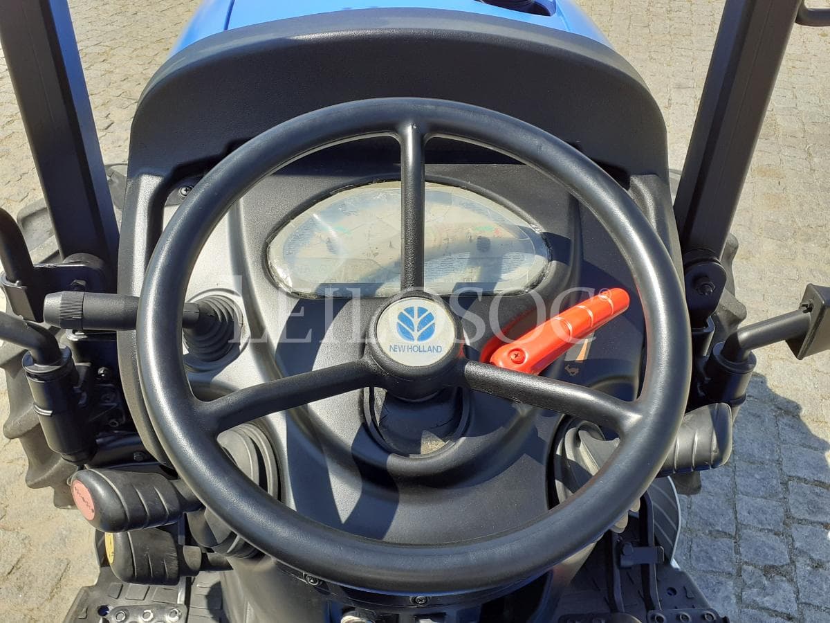 Trator Agrícola New Holland T3030 · Ano 2011 — imagem 7