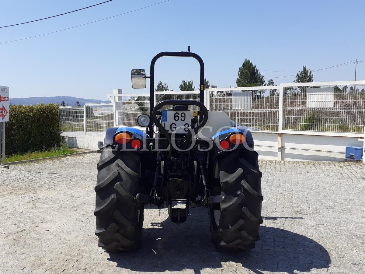 Trator Agrícola New Holland T3030 · Ano 2011 — imagem 5