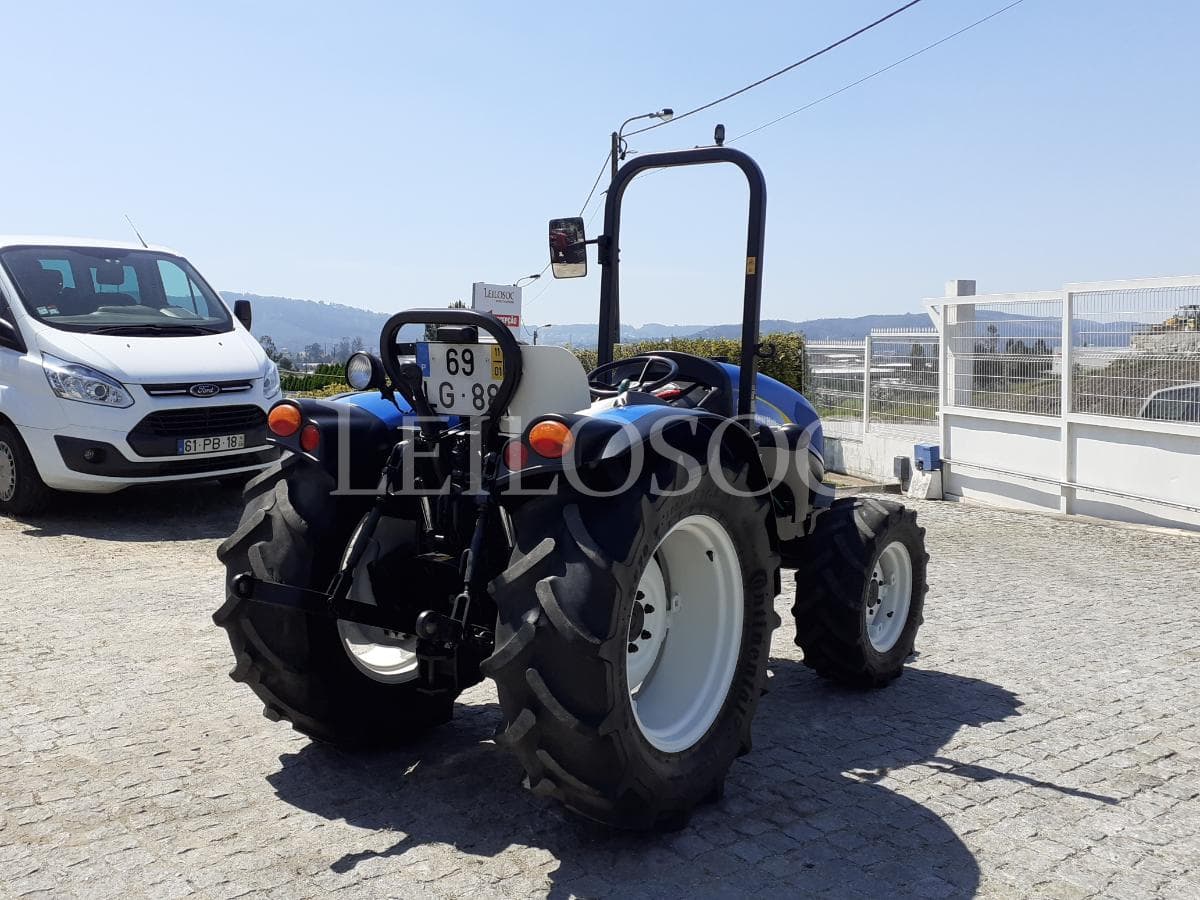 Trator Agrícola New Holland T3030 · Ano 2011 — imagem 4