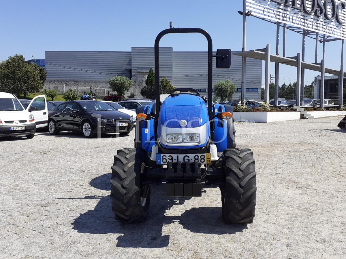 Trator Agrícola New Holland T3030 · Ano 2011 — imagem 2