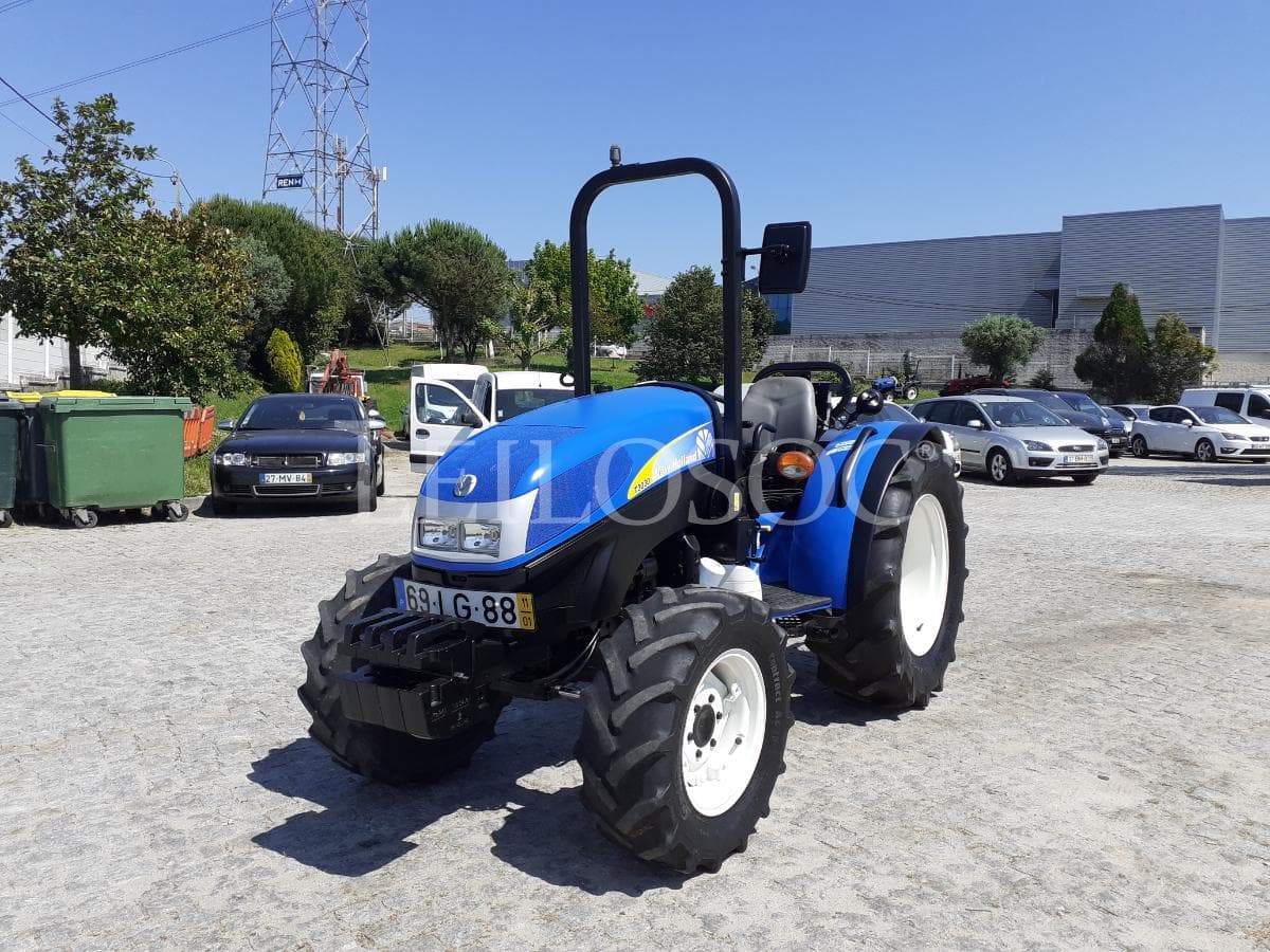 Trator Agrícola New Holland T3030 · Ano 2011 — imagem 3