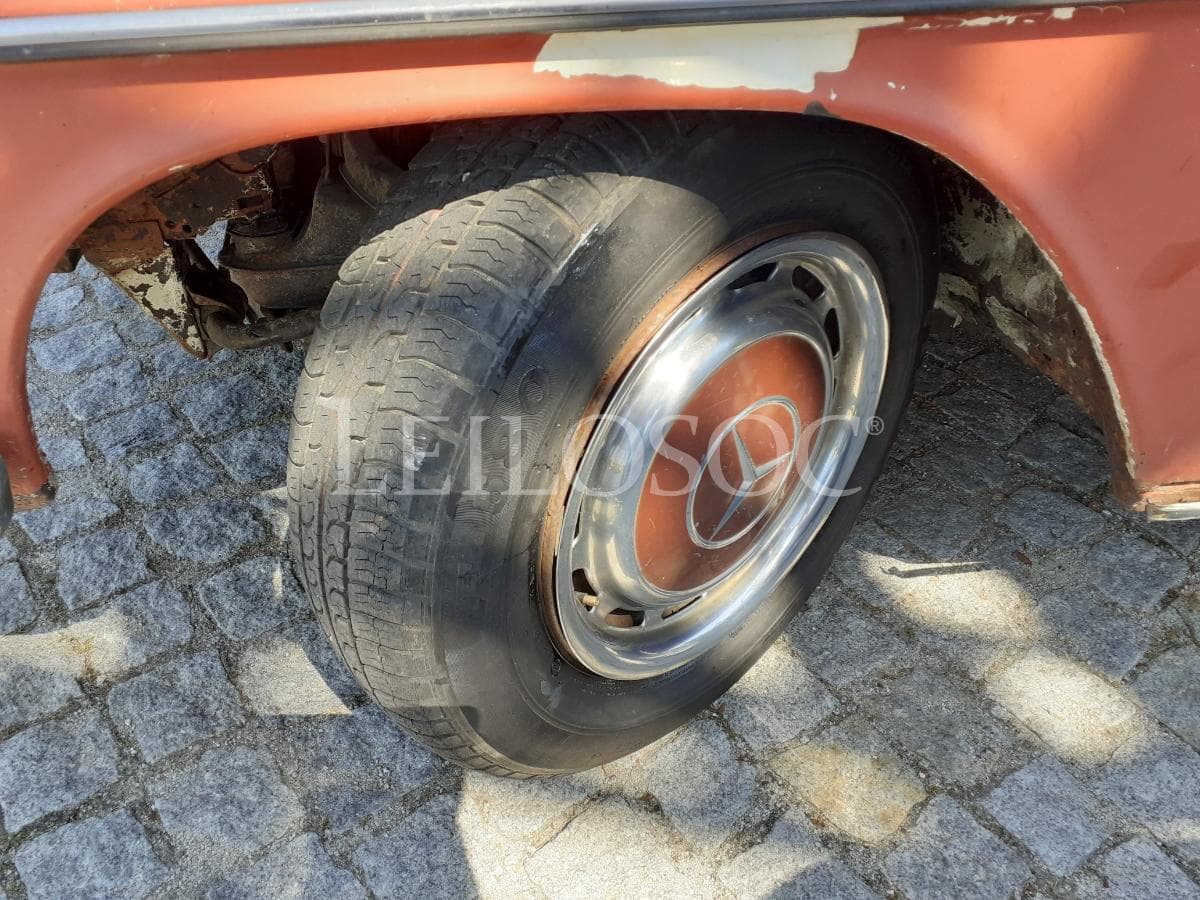 Mercedes-Benz 200 D · Ano 1974 — imagem 17