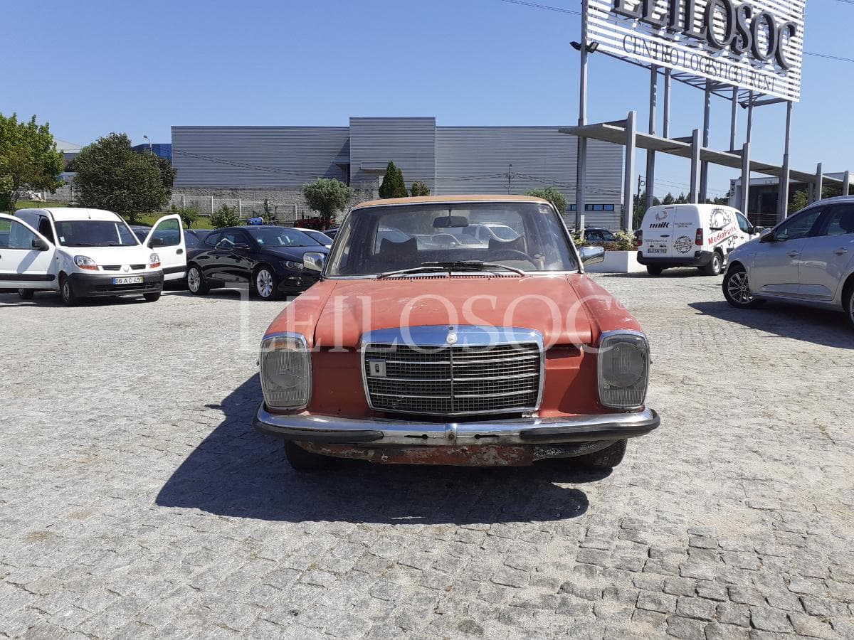 Mercedes-Benz 200 D · Ano 1974 — imagem 2