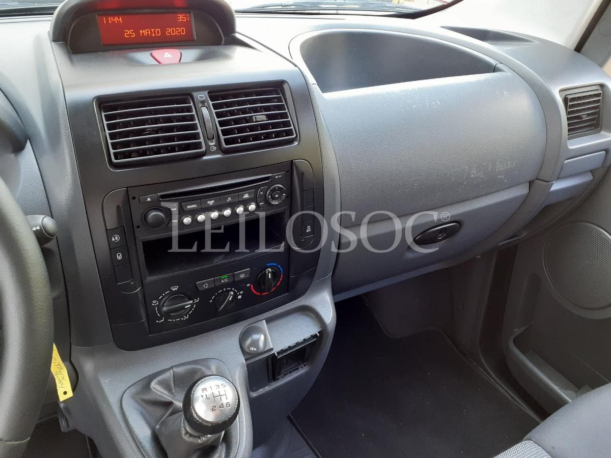 Citroën Jumpy 2.0 HDI · Ano 2015 — imagem 11