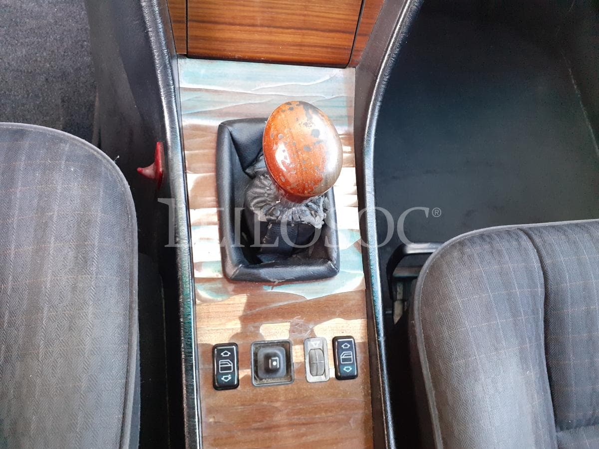 Mercedes-Benz E200 · Ano 1991 XQ-57-14 — imagem 13