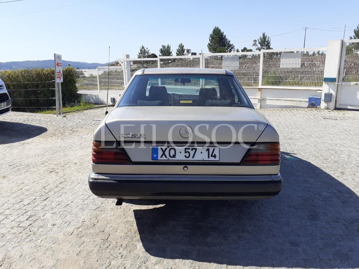 Mercedes-Benz E200 · Ano 1991 XQ-57-14 — imagem 5