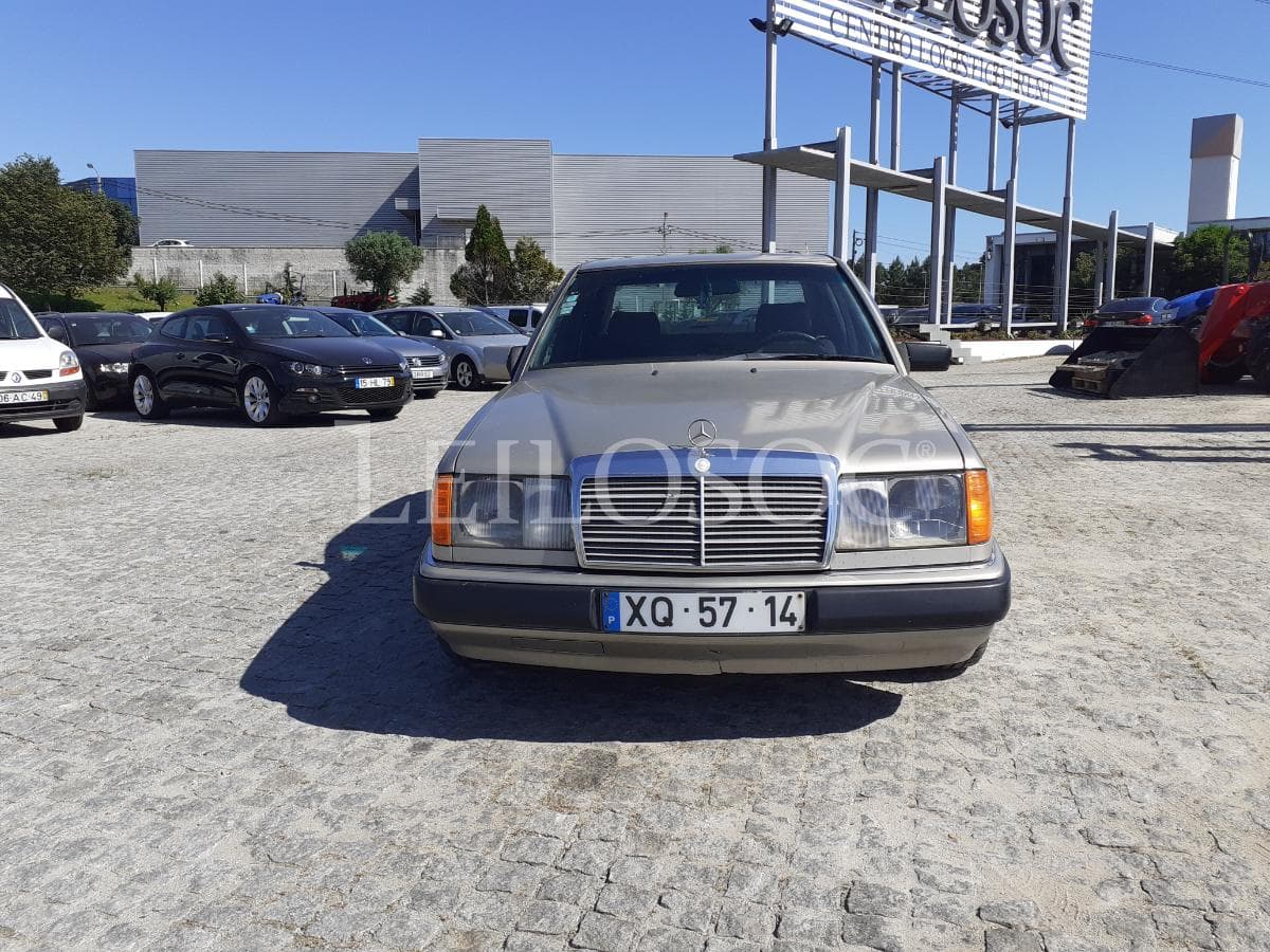 Mercedes-Benz E200 · Ano 1991 XQ-57-14 — imagem 2