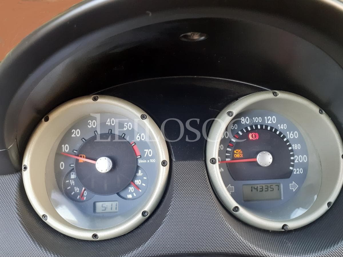 Volkswagen Polo 1.0 · Ano 2002 — imagem 11