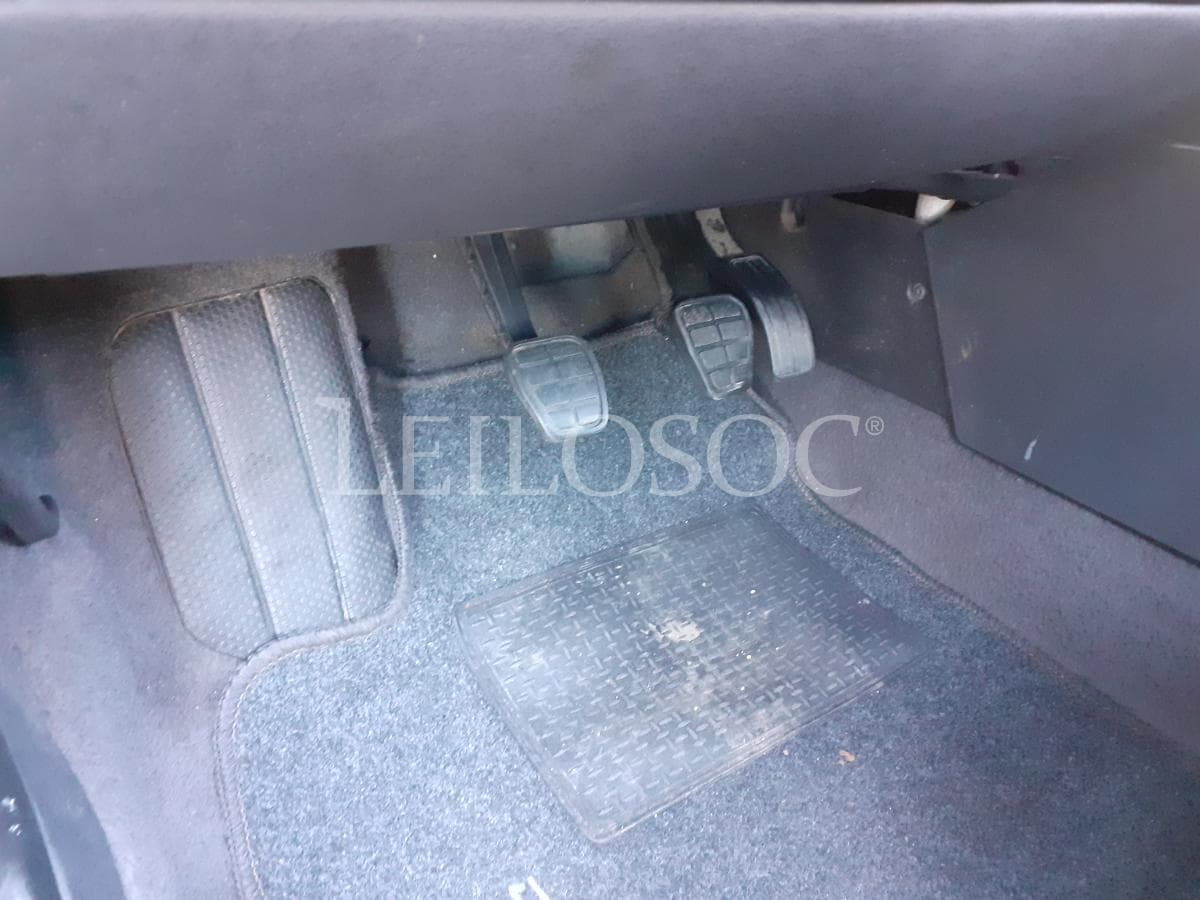 Volkswagen Polo 1.0 · Ano 2002 — imagem 8