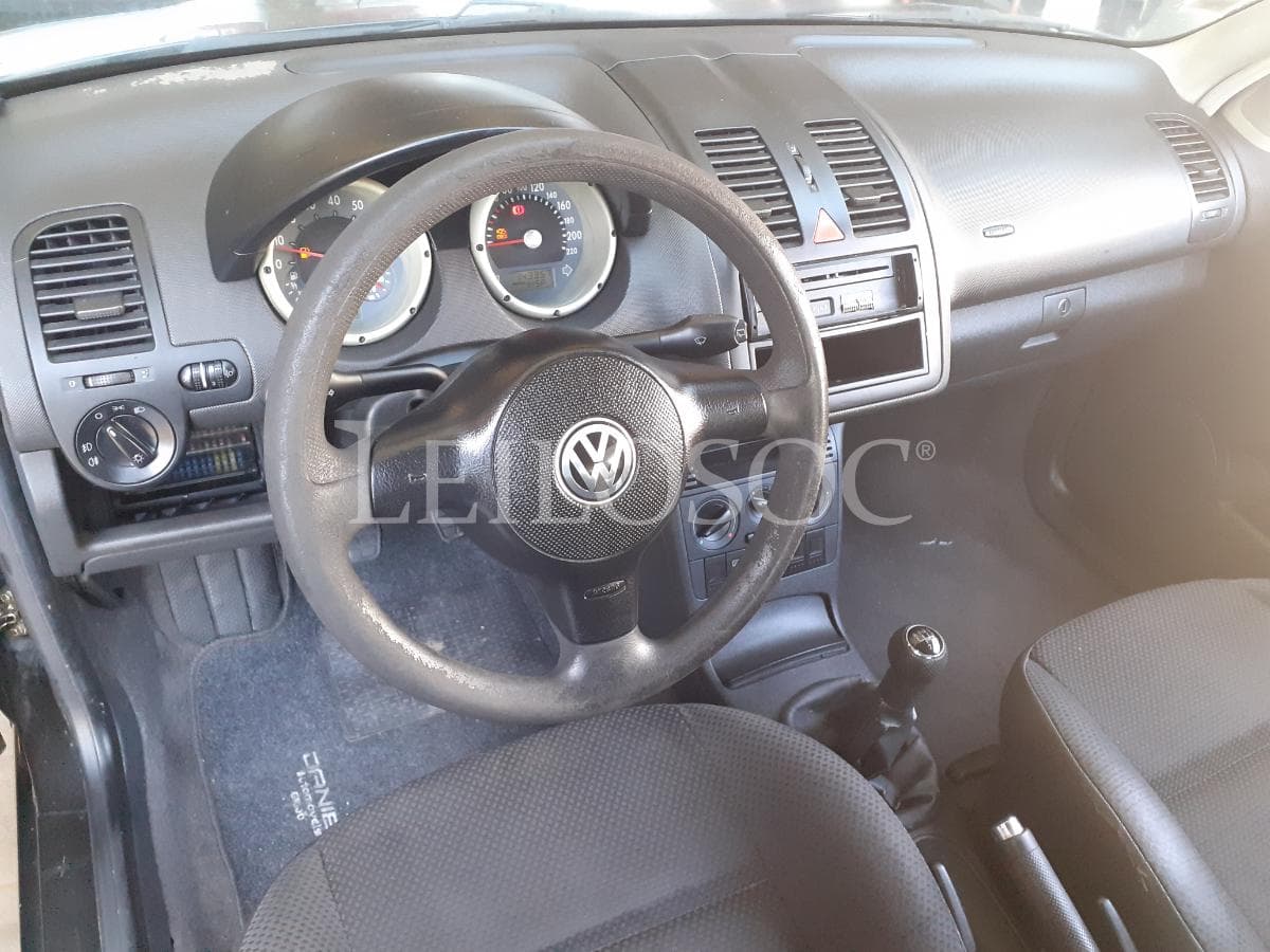 Volkswagen Polo 1.0 · Ano 2002 — imagem 10