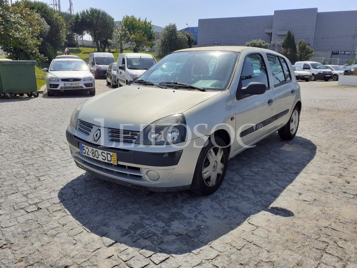 Renault Clio · Ano 2001 — imagem 3
