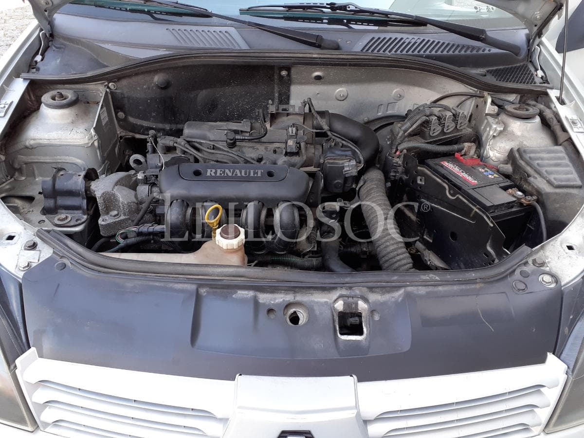 Renault Clio · Ano 2001 — imagem 17